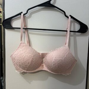 Victorias Secret Lace Padded Bra in Soft Pink 34B NO UNDERWIRE